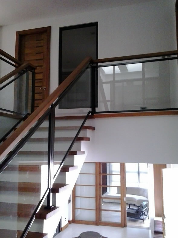 Best Staircase Steel Railing Design With Glass Railing Design